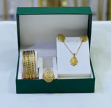 Coffret Bijoux Élégance — Collier, Boucles, Bague & Bracelets